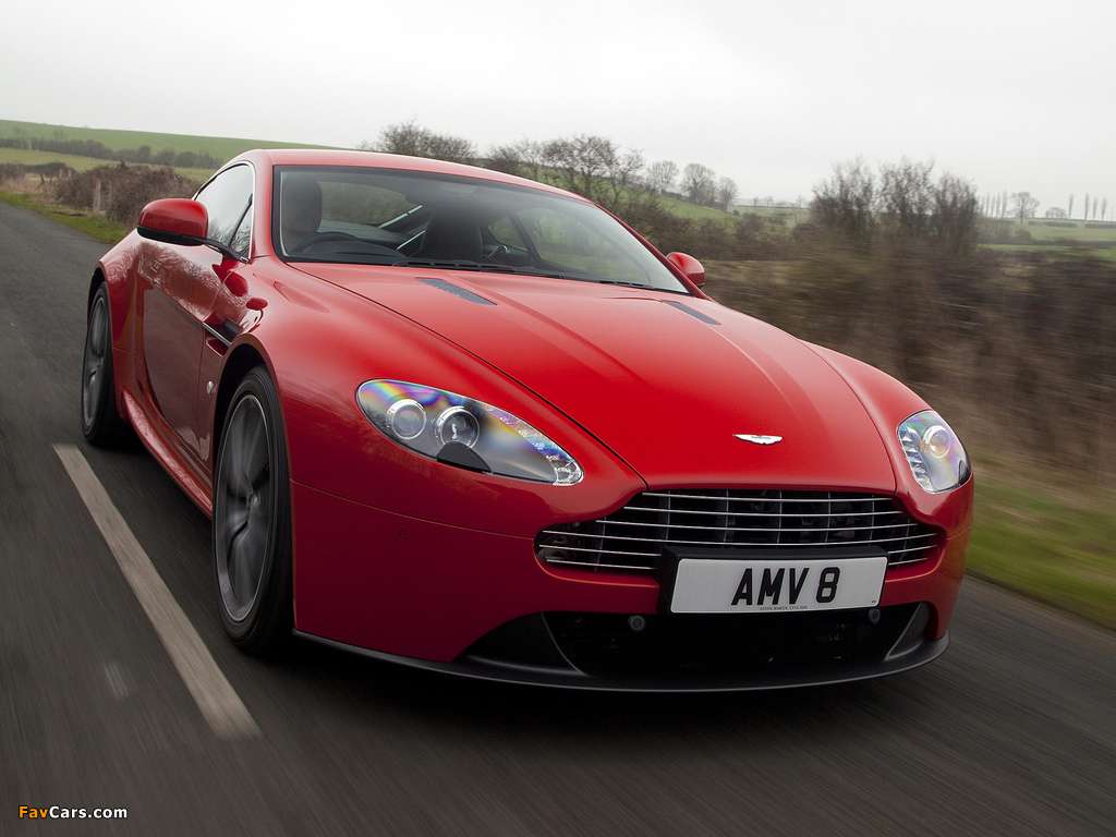 Photos of Aston Martin V8 Vantage UK-spec (2012) (1024 x 768)