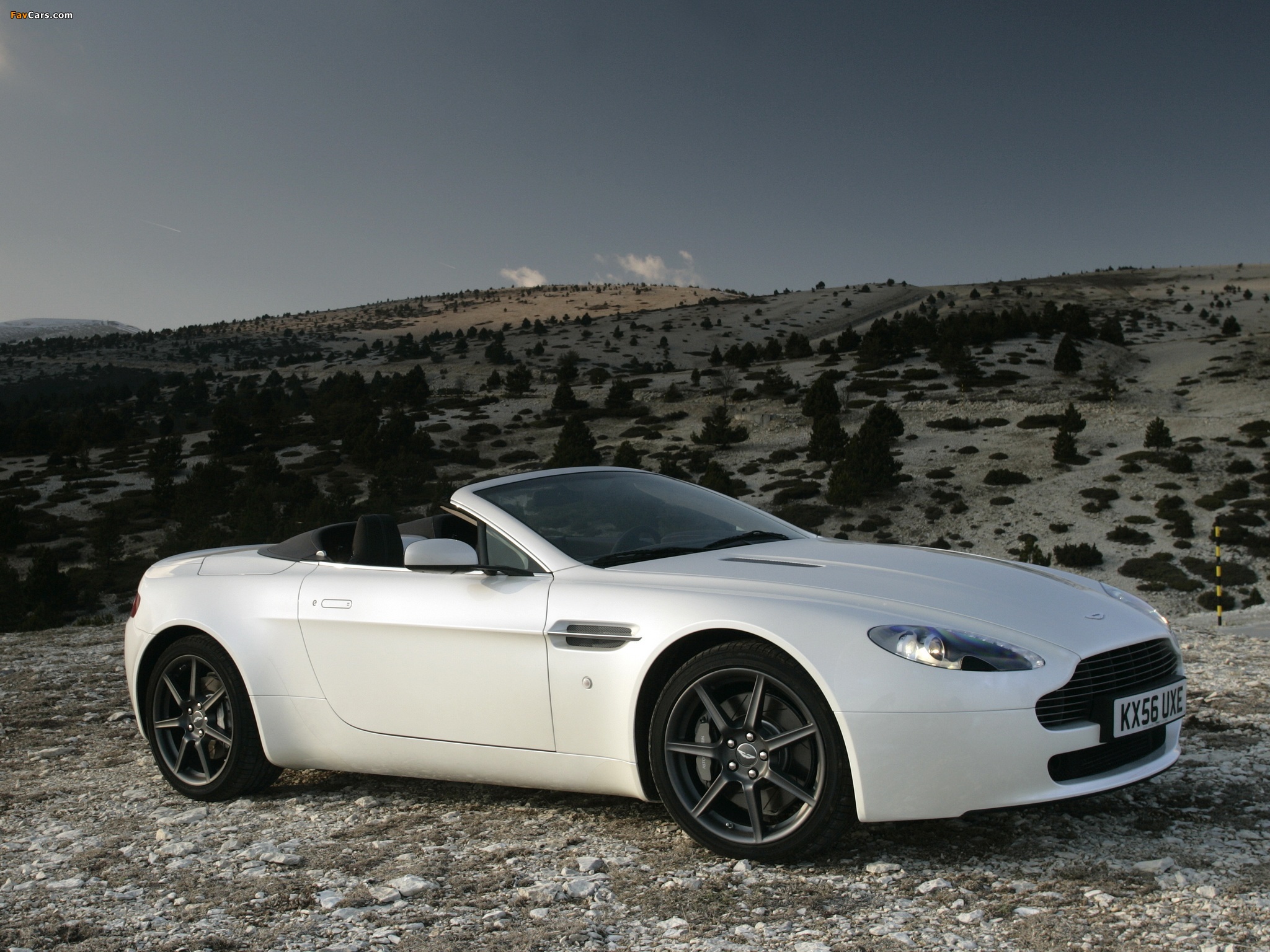 Photos of Aston Martin V8 Vantage Roadster (2006–2008) (2048 x 1536)