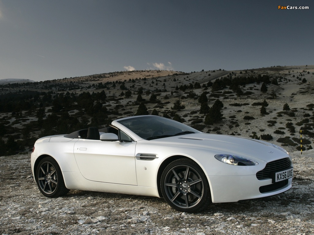 Photos of Aston Martin V8 Vantage Roadster (2006–2008) (1024 x 768)