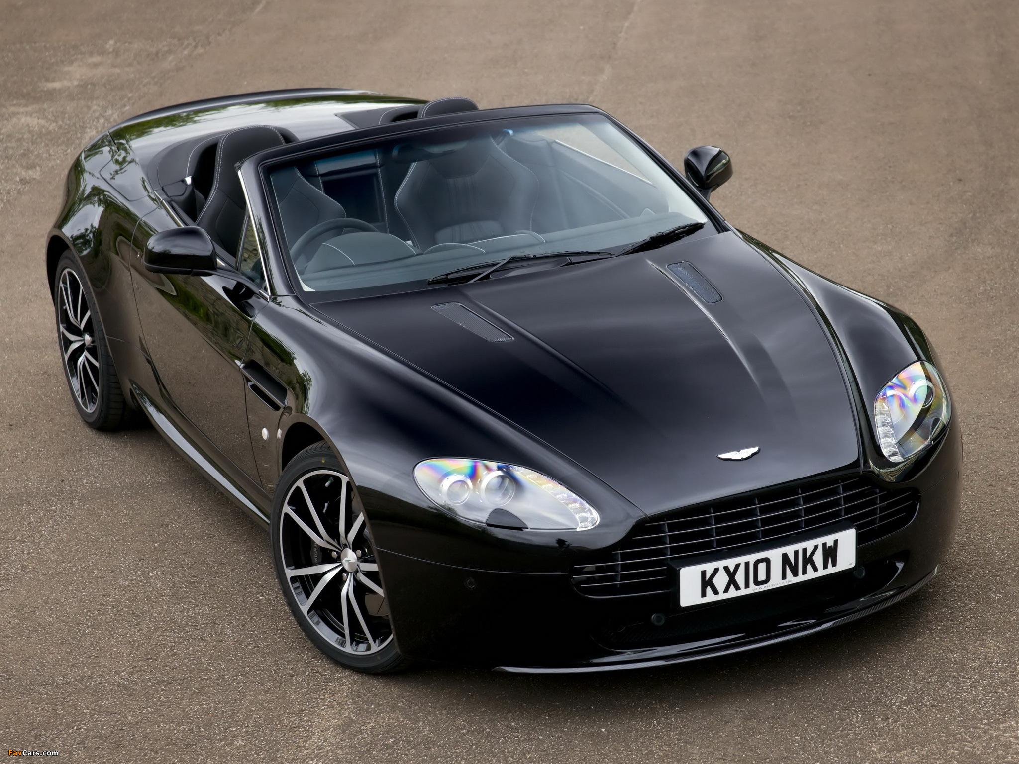 Photos of Aston Martin V8 Vantage N420 Roadster (2010) (2048 x 1536)