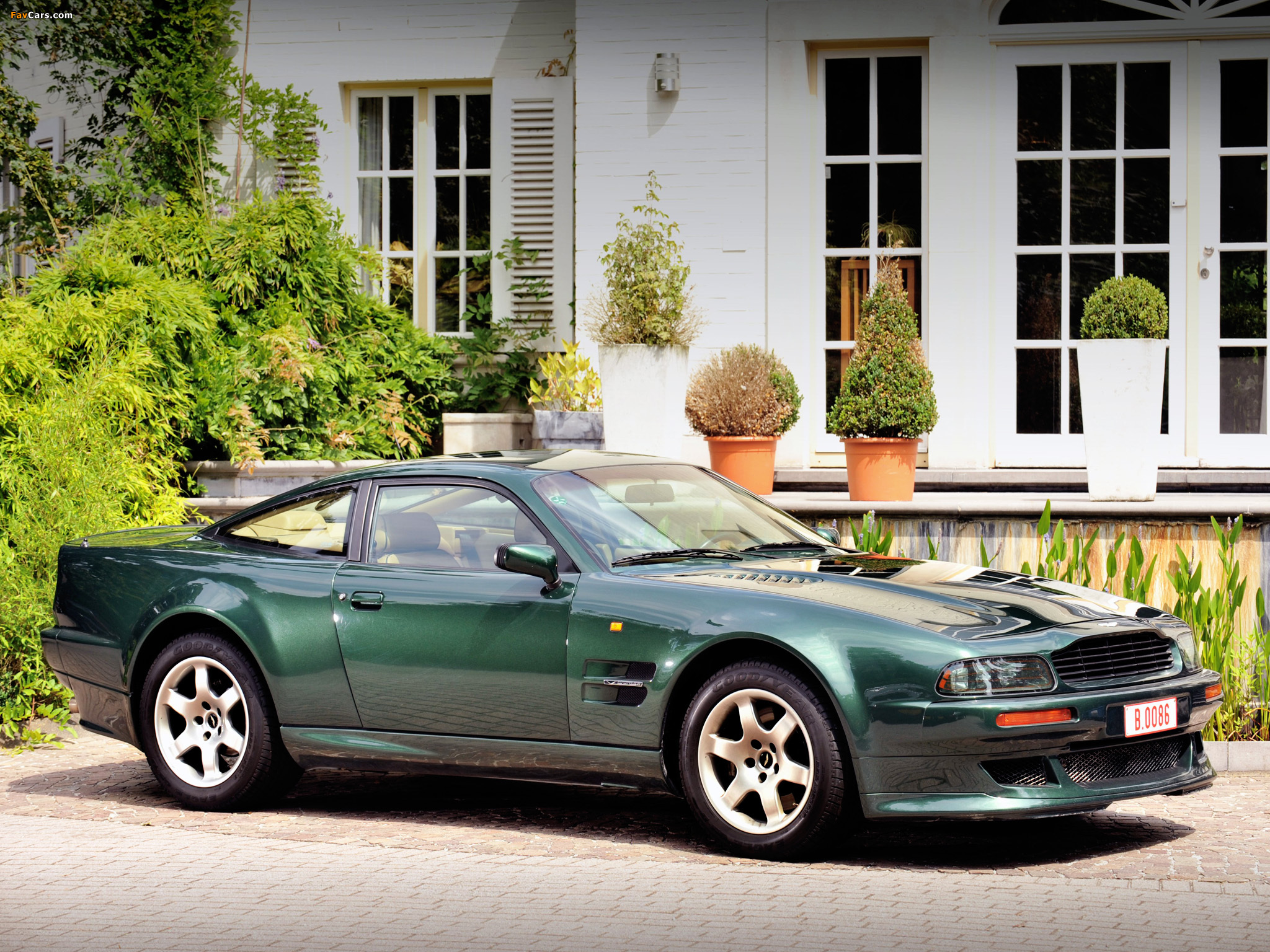 Pictures of Aston Martin V8 Vantage (1993–1999) (2048 x 1536)