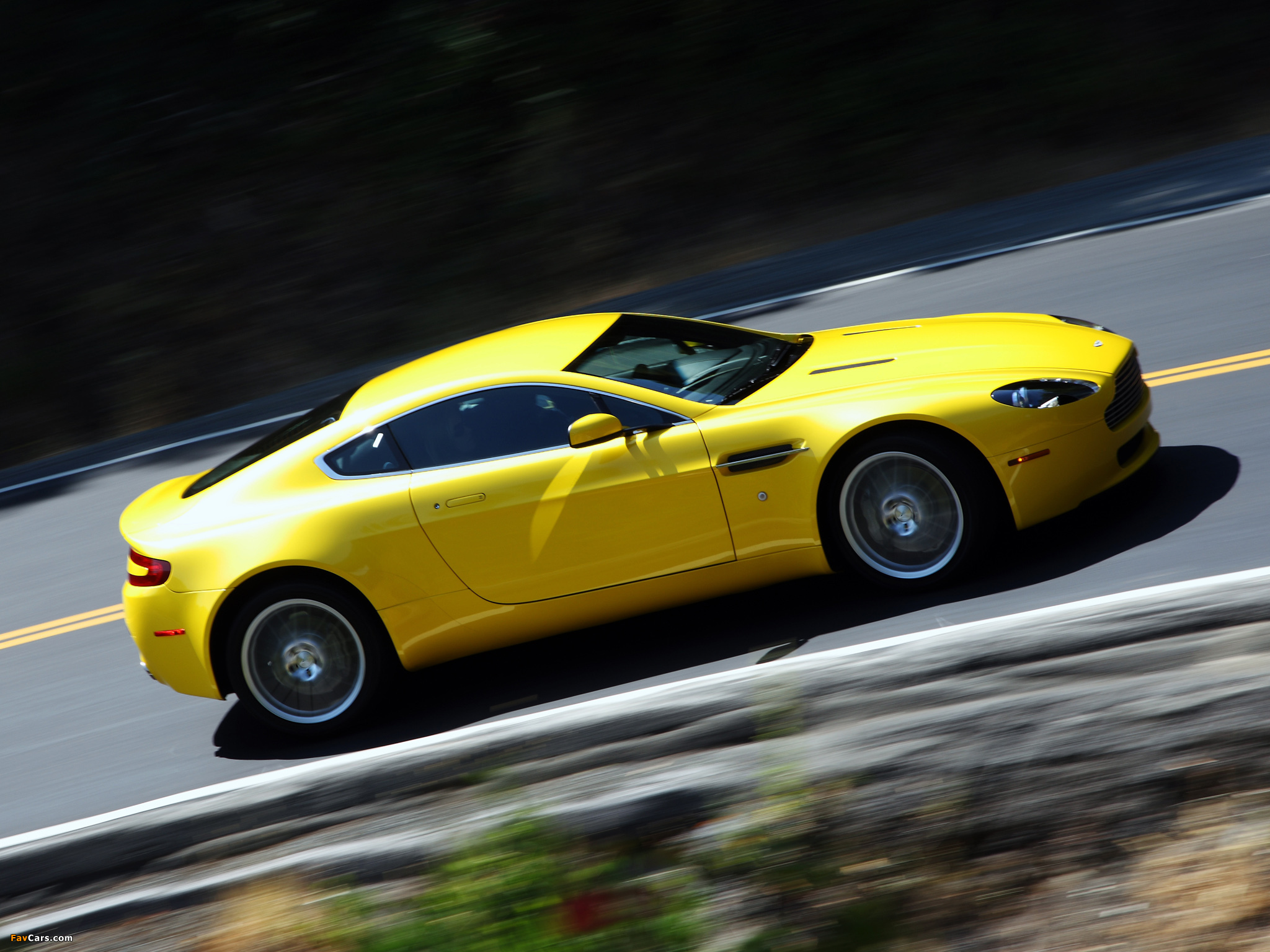 Pictures of Aston Martin V8 Vantage US-spec (2008–2012) (2048 x 1536)