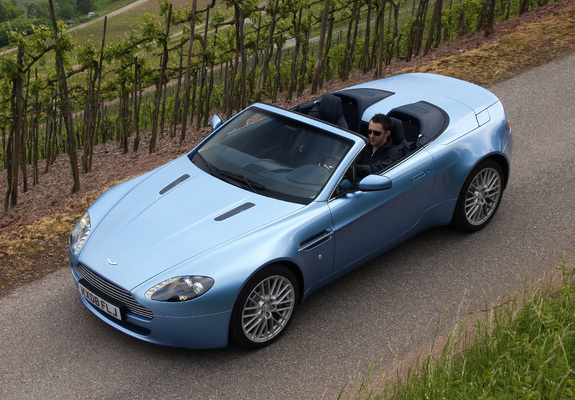 Pictures of Aston Martin V8 Vantage Roadster (2008–2012)