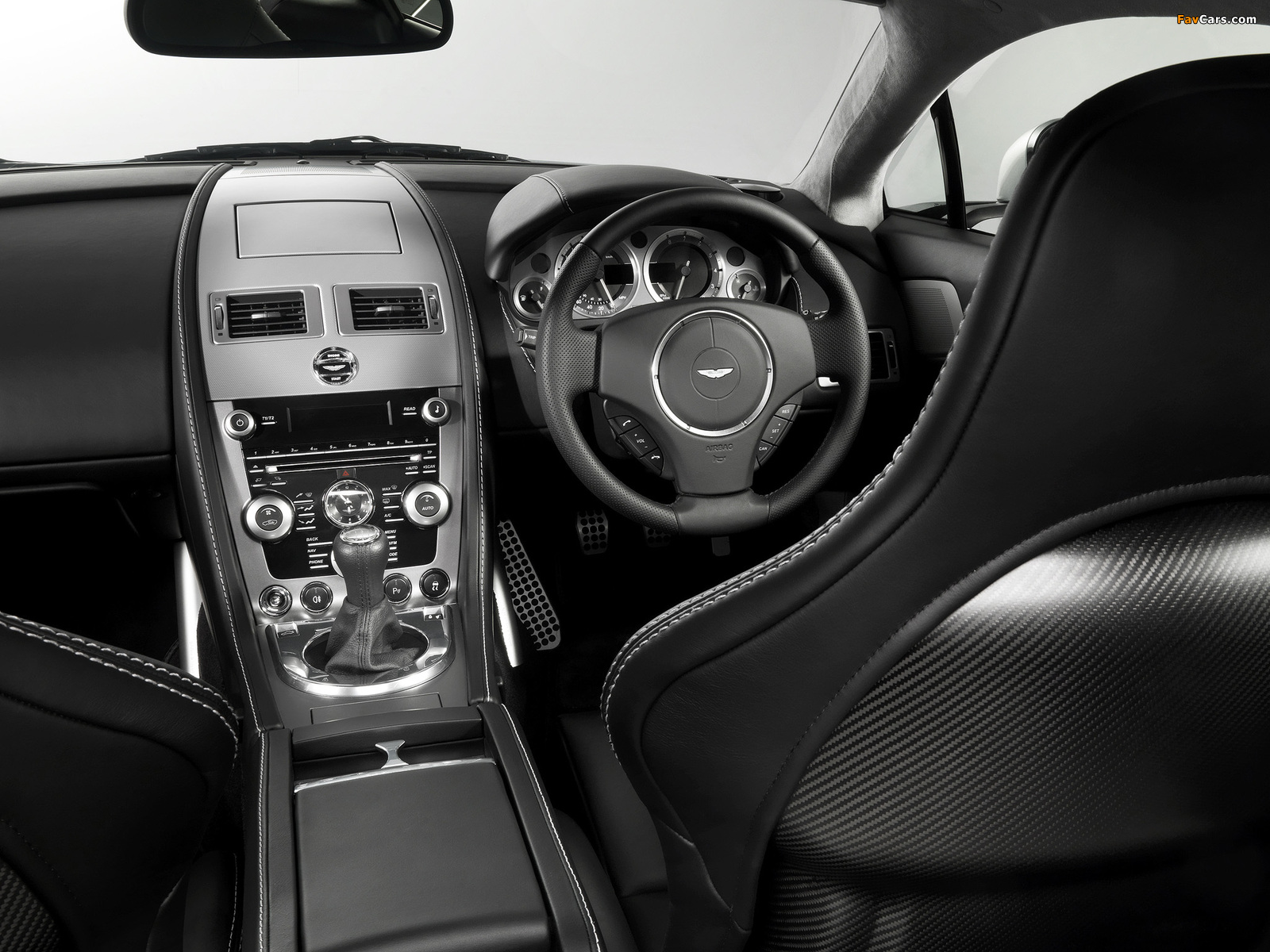 Pictures of Aston Martin V8 Vantage UK-spec (2008–2012) (1600 x 1200)
