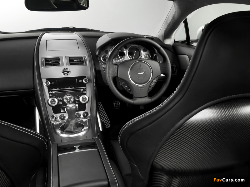 Pictures of Aston Martin V8 Vantage UK-spec (2008–2012) (800 x 600)