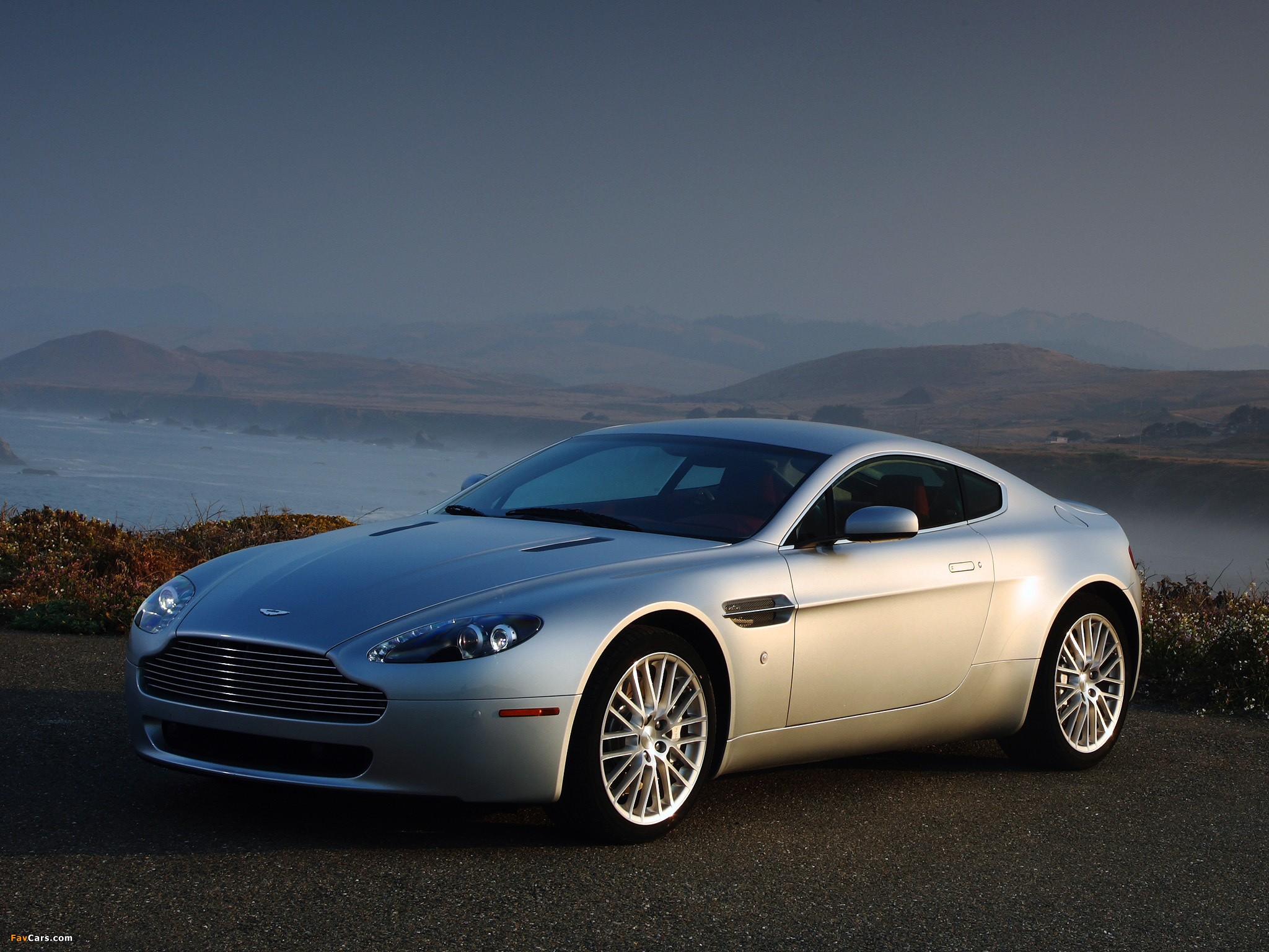 Pictures of Aston Martin V8 Vantage US-spec (2008–2012) (2048 x 1536)