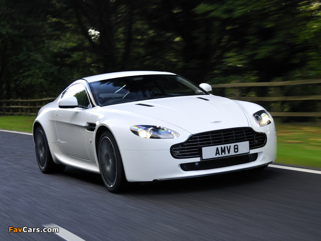 Pictures of Aston Martin V8 Vantage N420 (2010) (640 x 480)