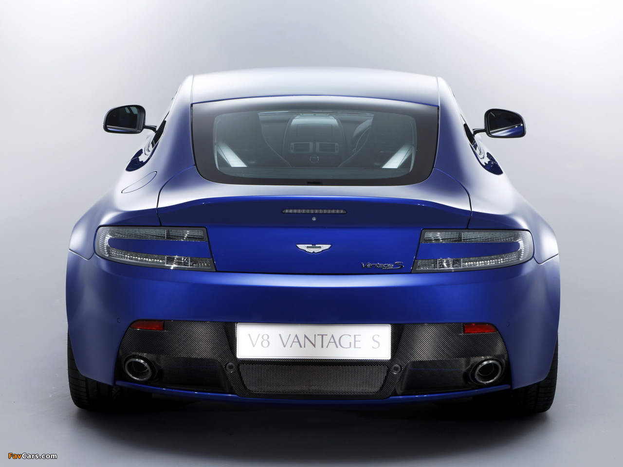 Pictures of Aston Martin V8 Vantage S UK-spec (2011) (1280 x 960)