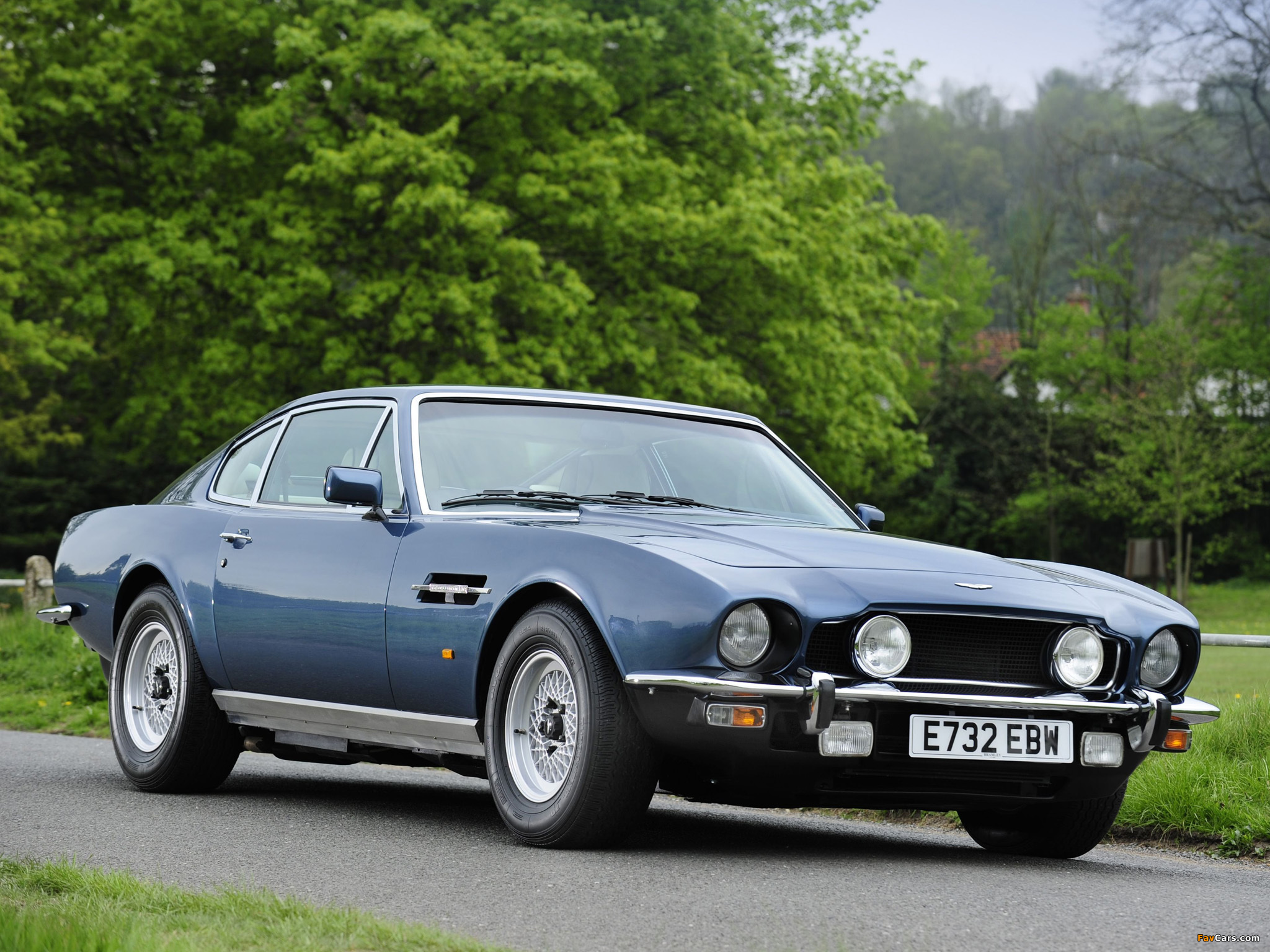 Pictures of Aston Martin V8 Saloon (1972–1989) (2048 x 1536)