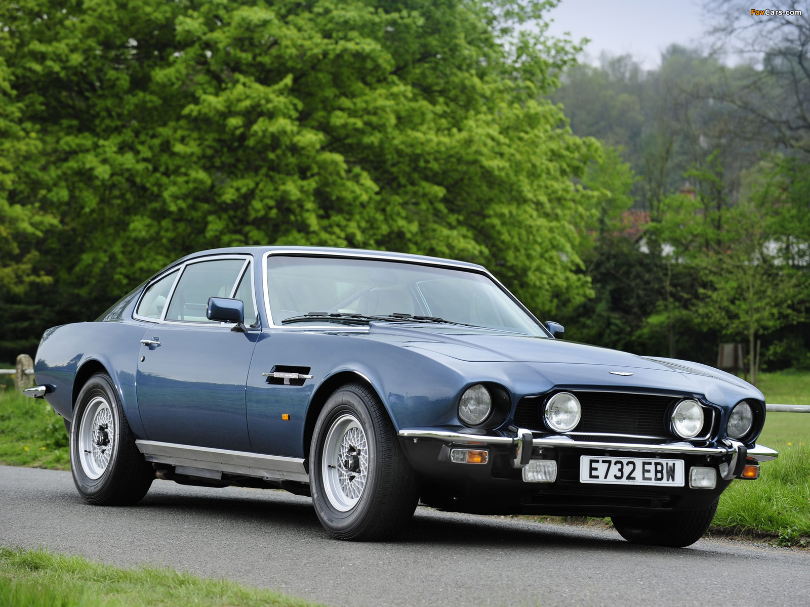 Pictures of Aston Martin V8 Saloon (1972–1989) (1600 x 1200)