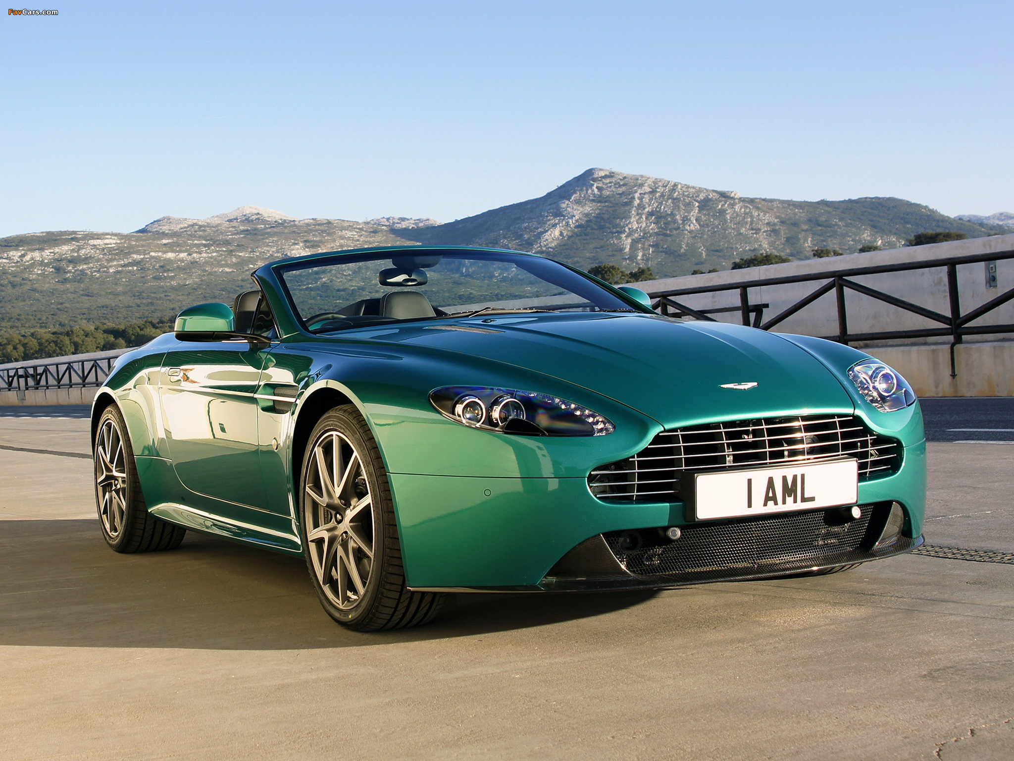 Pictures of Aston Martin V8 Vantage S Roadster UK-spec (2011) (2048 x 1536)