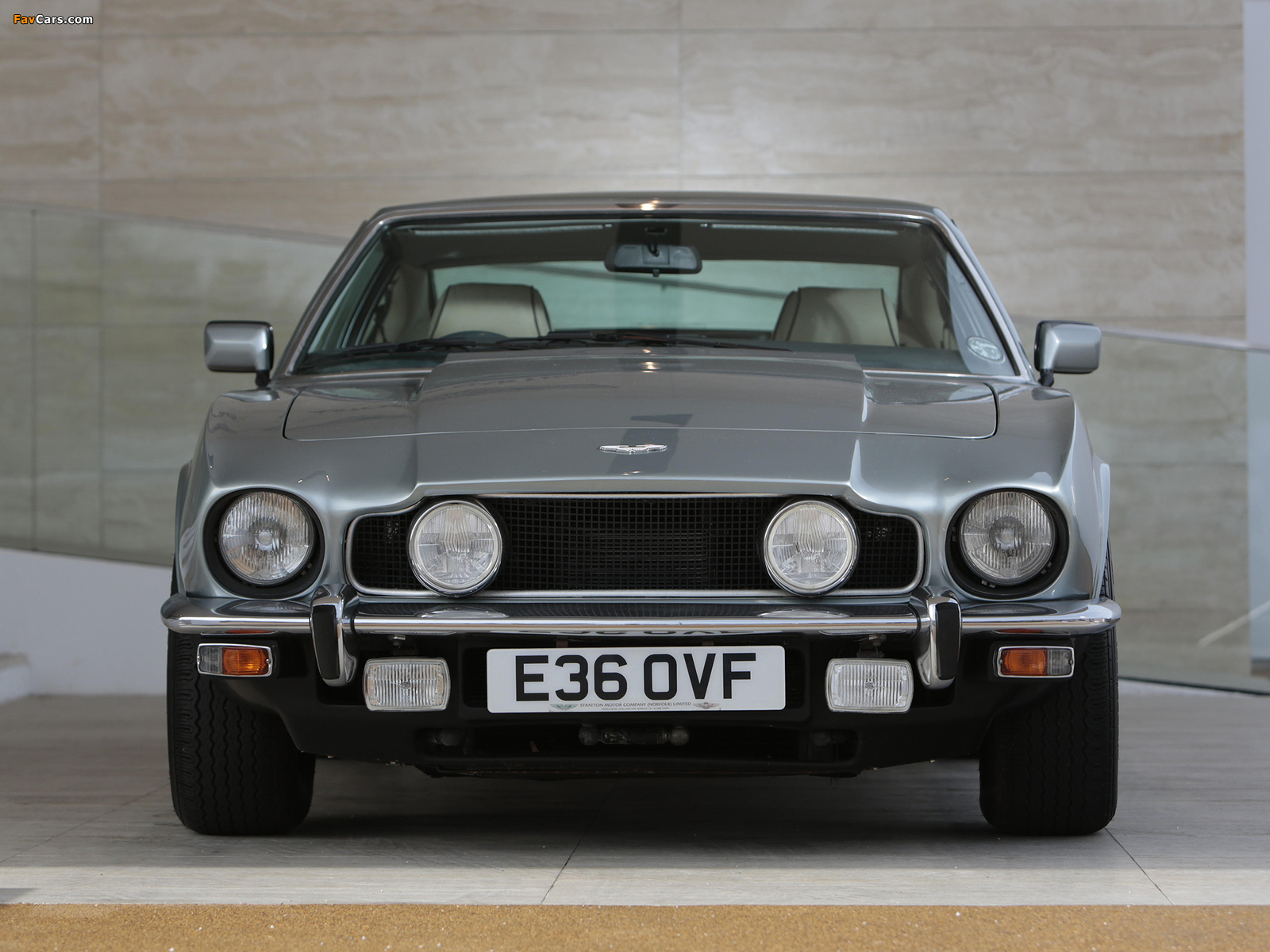 Aston Martin V8 Saloon (1972–1989) wallpapers (1600 x 1200)