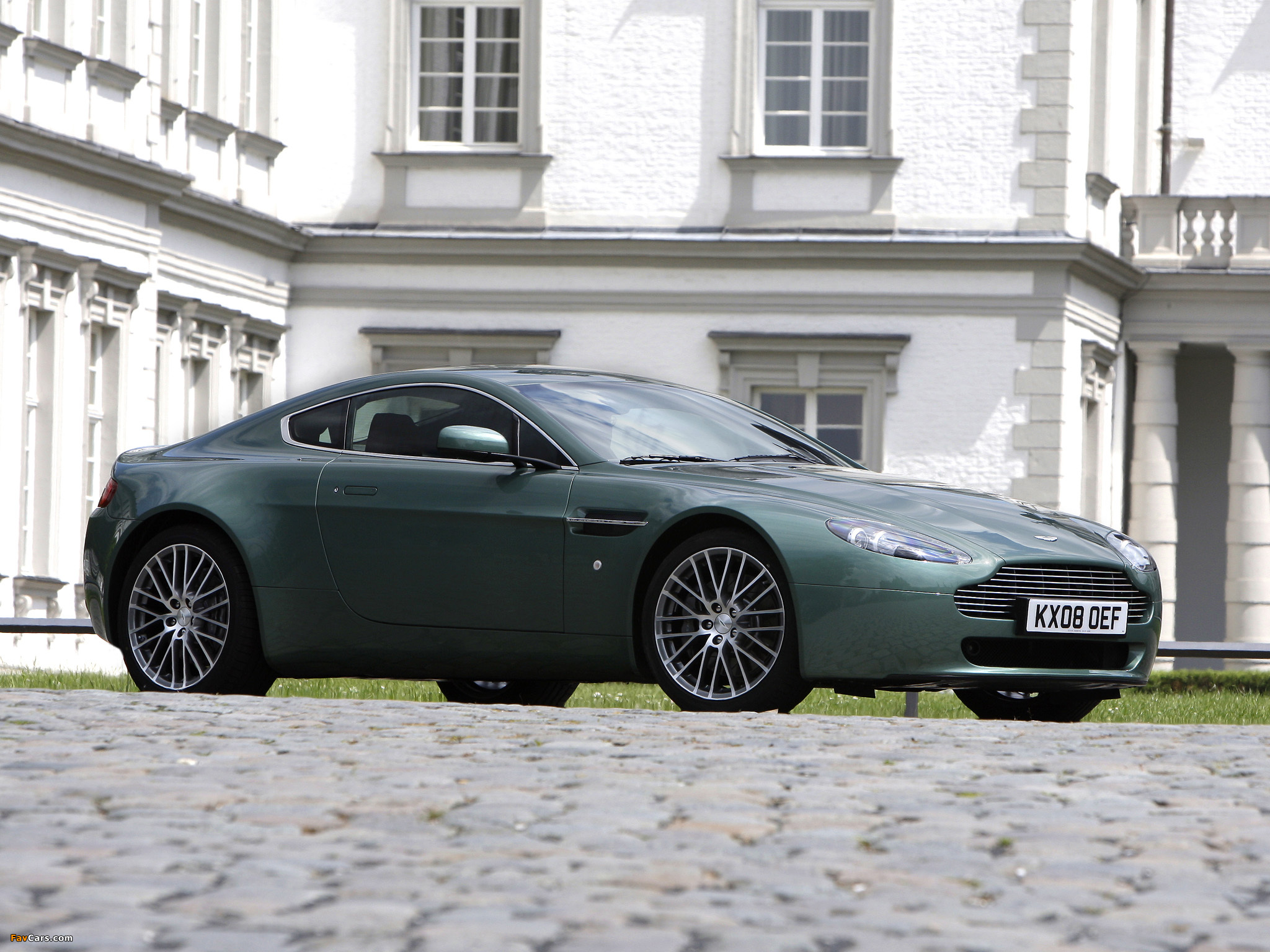 Aston Martin V8 Vantage (2008–2012) wallpapers (2048 x 1536)