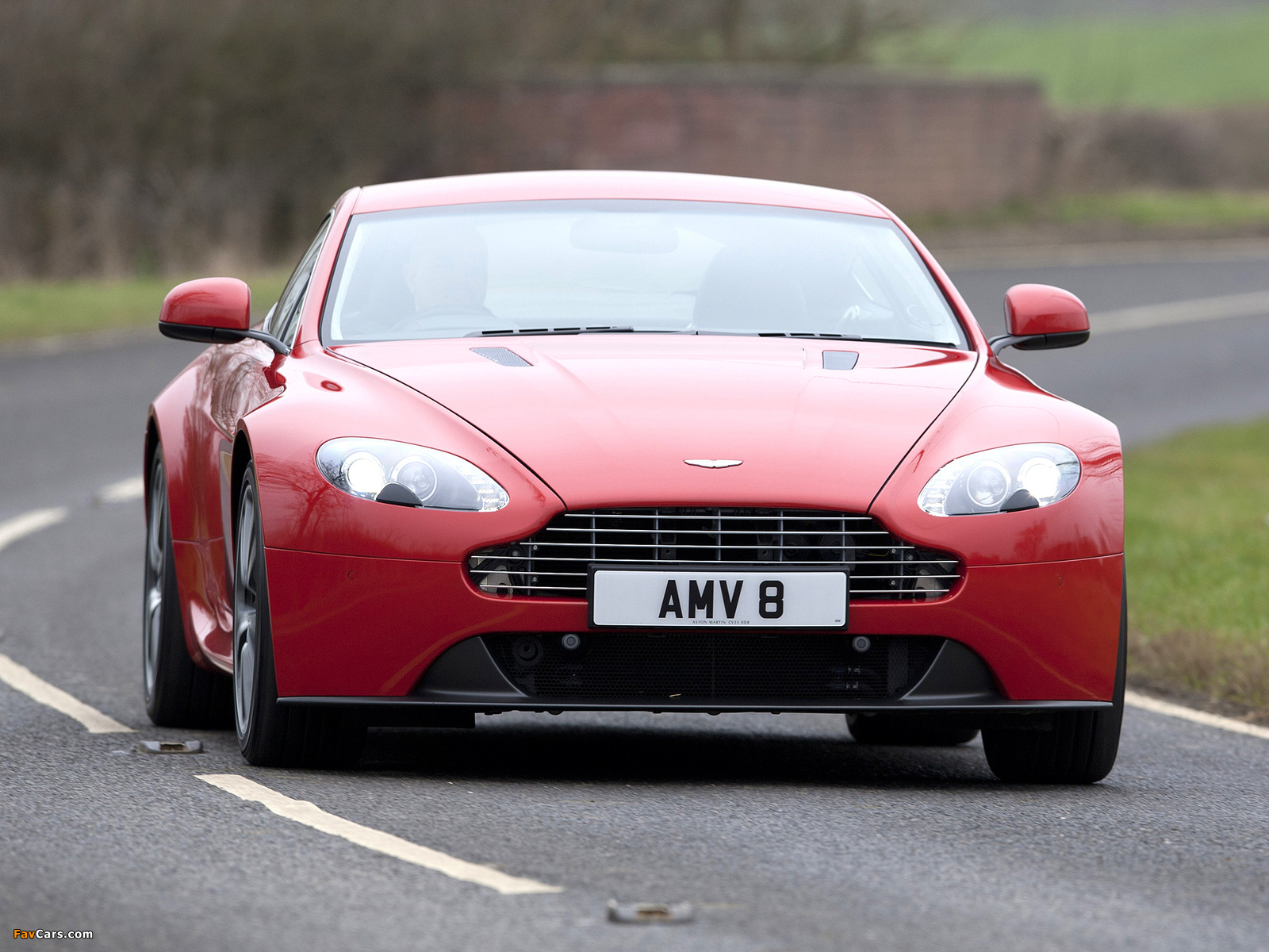 Aston Martin V8 Vantage UK-spec (2012) wallpapers (1600 x 1200)