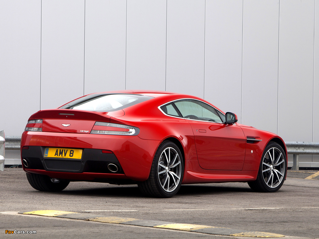 Aston Martin V8 Vantage UK-spec (2012) wallpapers (1024 x 768)