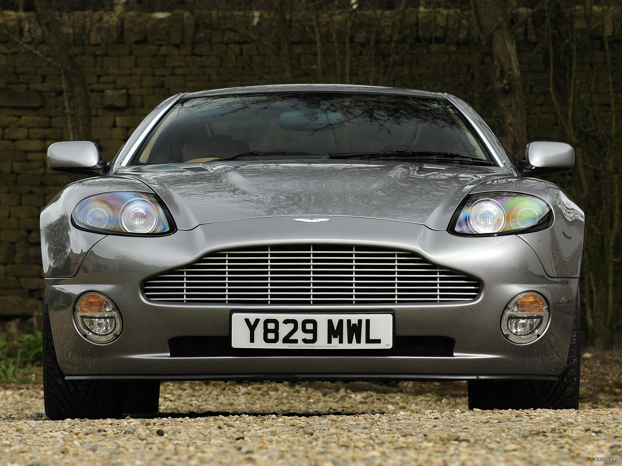 Aston Martin V12 Vanquish UK-spec (2001–2006) images (2048 x 1536)
