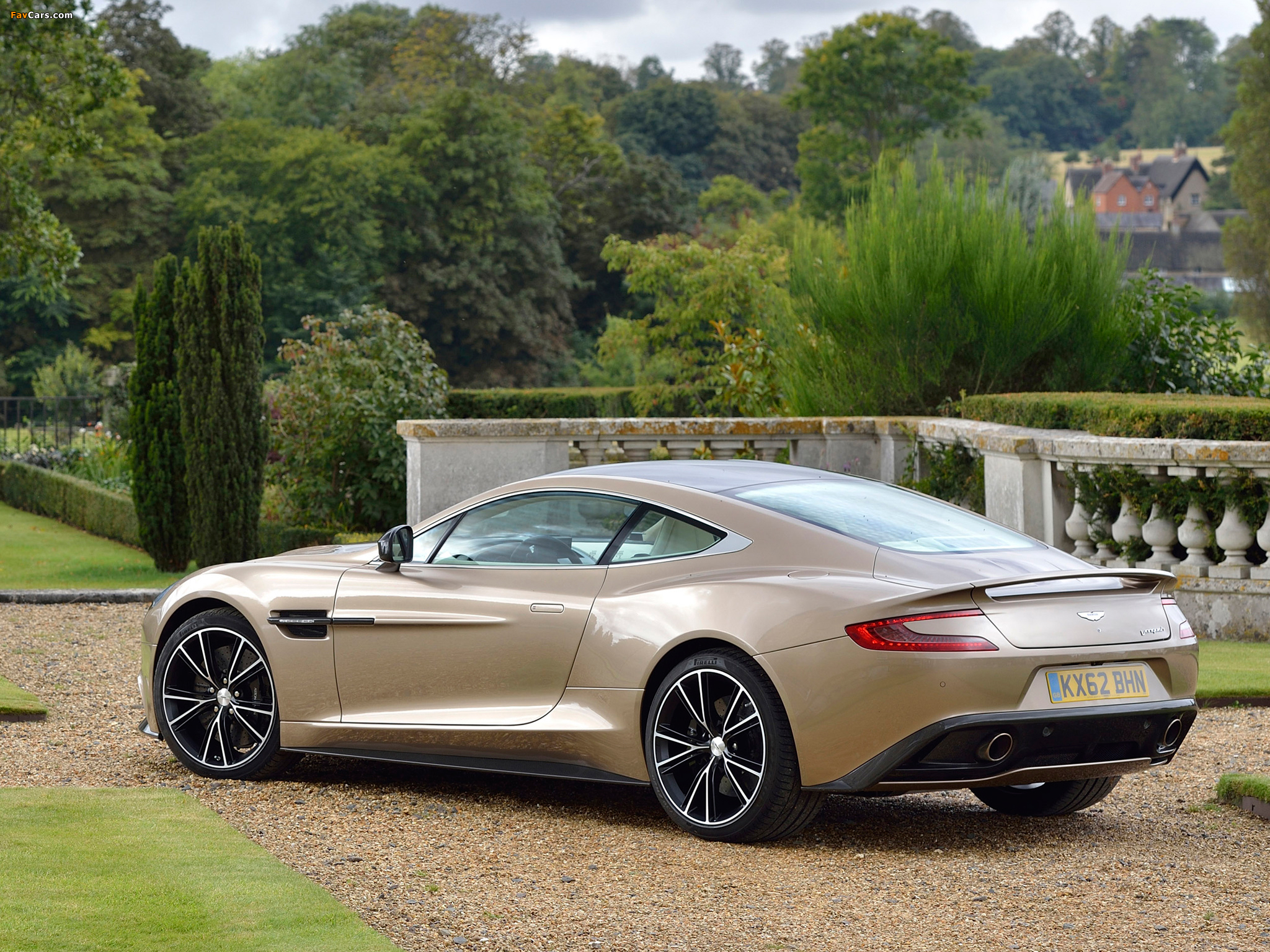 Aston Martin Vanquish (2012) images (2048 x 1536)