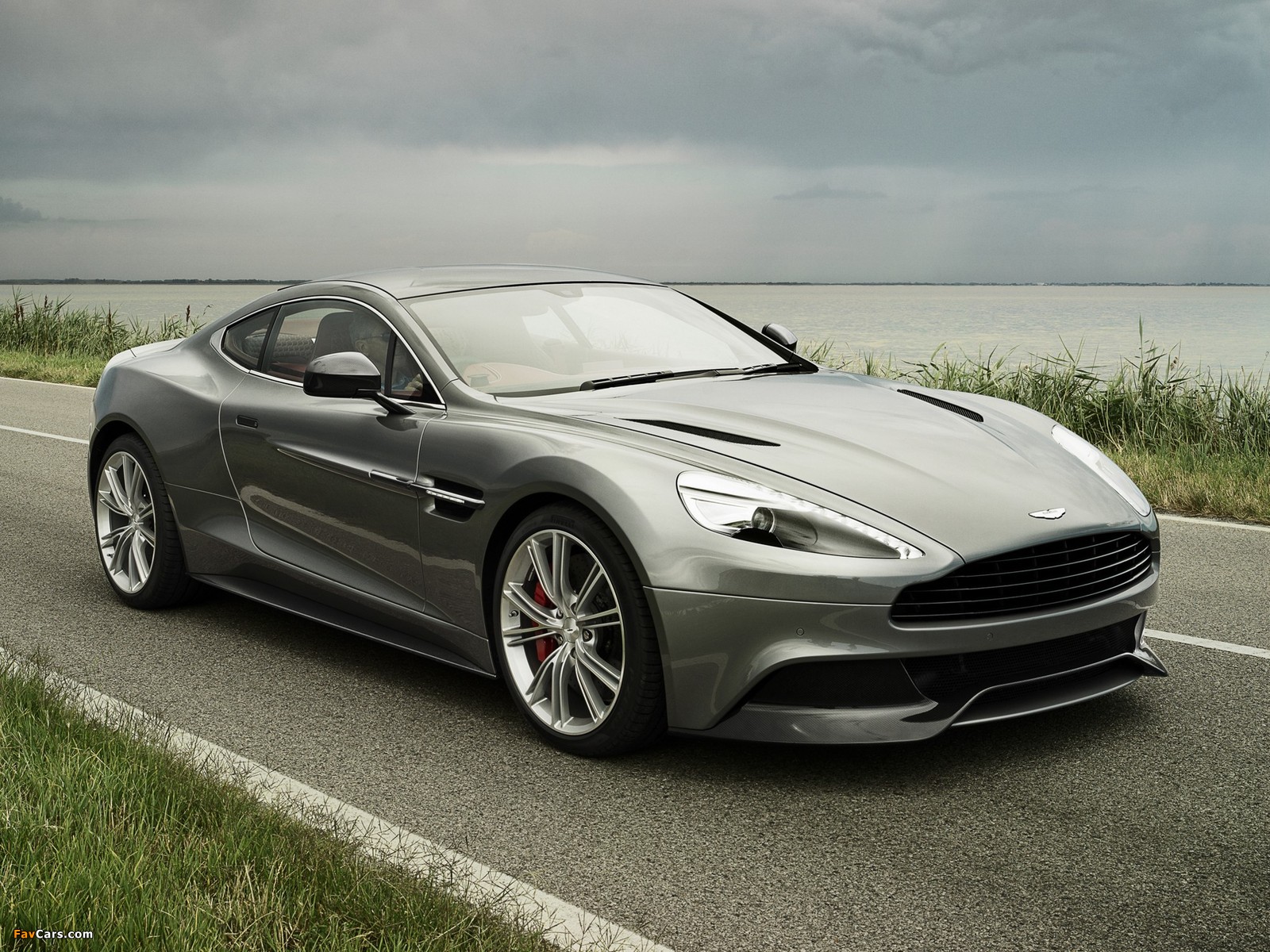 Aston Martin Vanquish (2012) wallpapers (1600 x 1200)