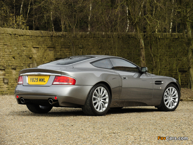 Photos of Aston Martin V12 Vanquish UK-spec (2001–2006) (640 x 480)