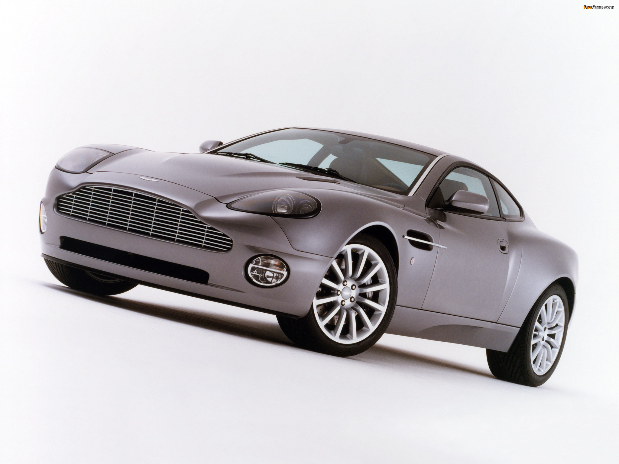 Pictures of Aston Martin V12 Vanquish (2001–2006) (2048 x 1536)