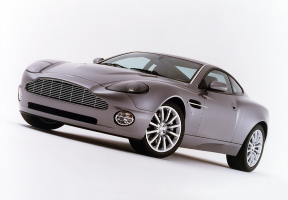Pictures of Aston Martin V12 Vanquish (2001–2006)