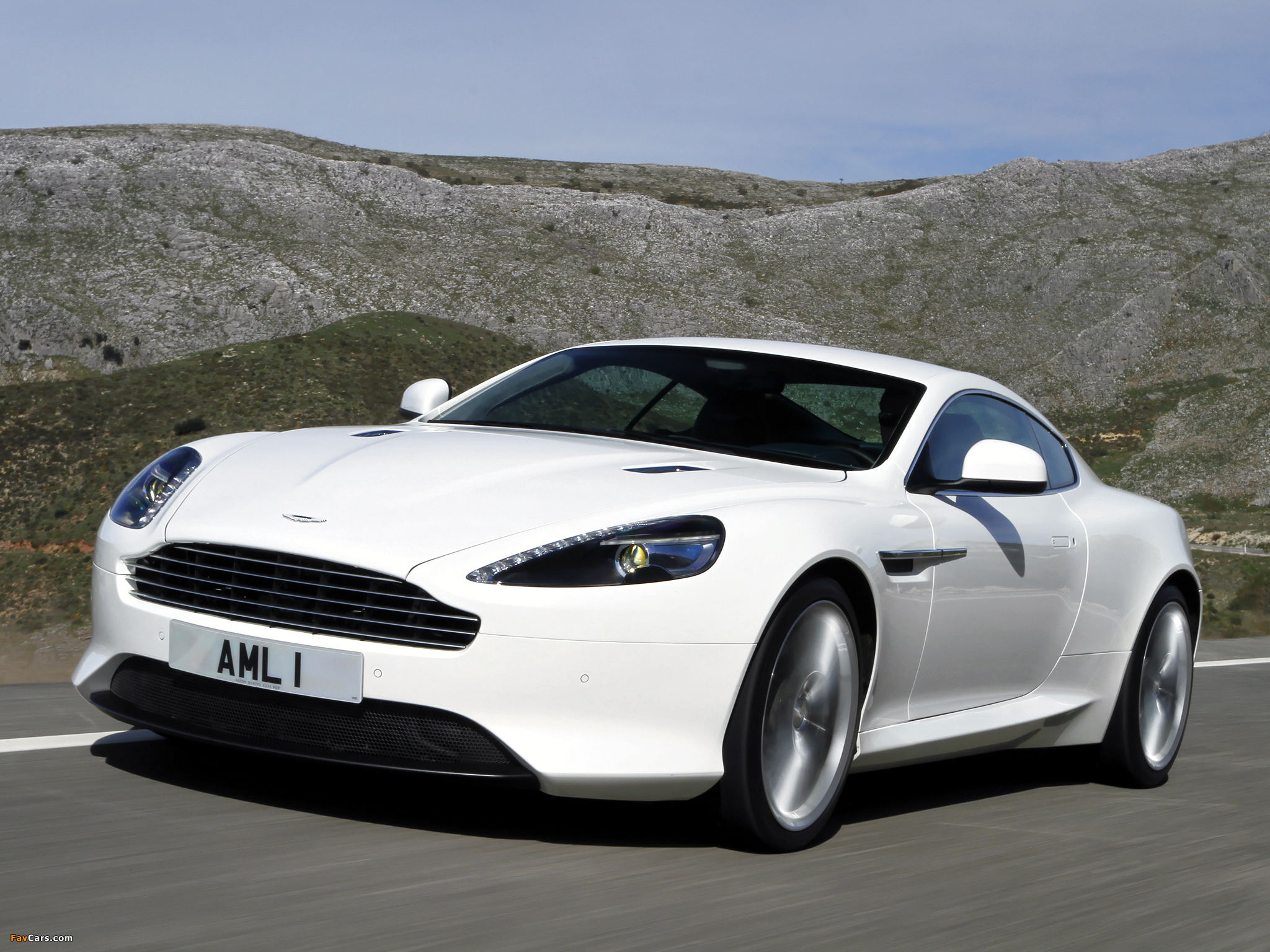 Aston Martin Virage (2011–2012) photos (2048 x 1536)