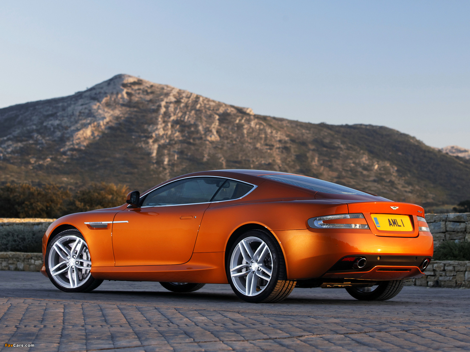 Photos of Aston Martin Virage (2011–2012) (1600 x 1200)