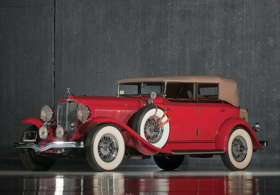 Photos of Auburn Custom Twelve Phaeton Sedan (1932)