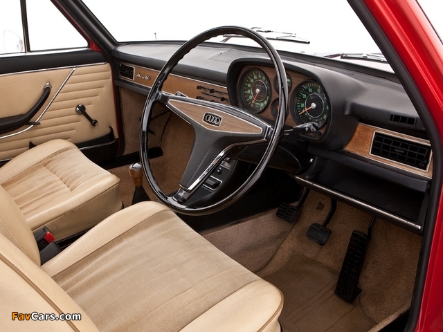 Audi 100 UK-spec C1 (1968–1973) pictures (640 x 480)