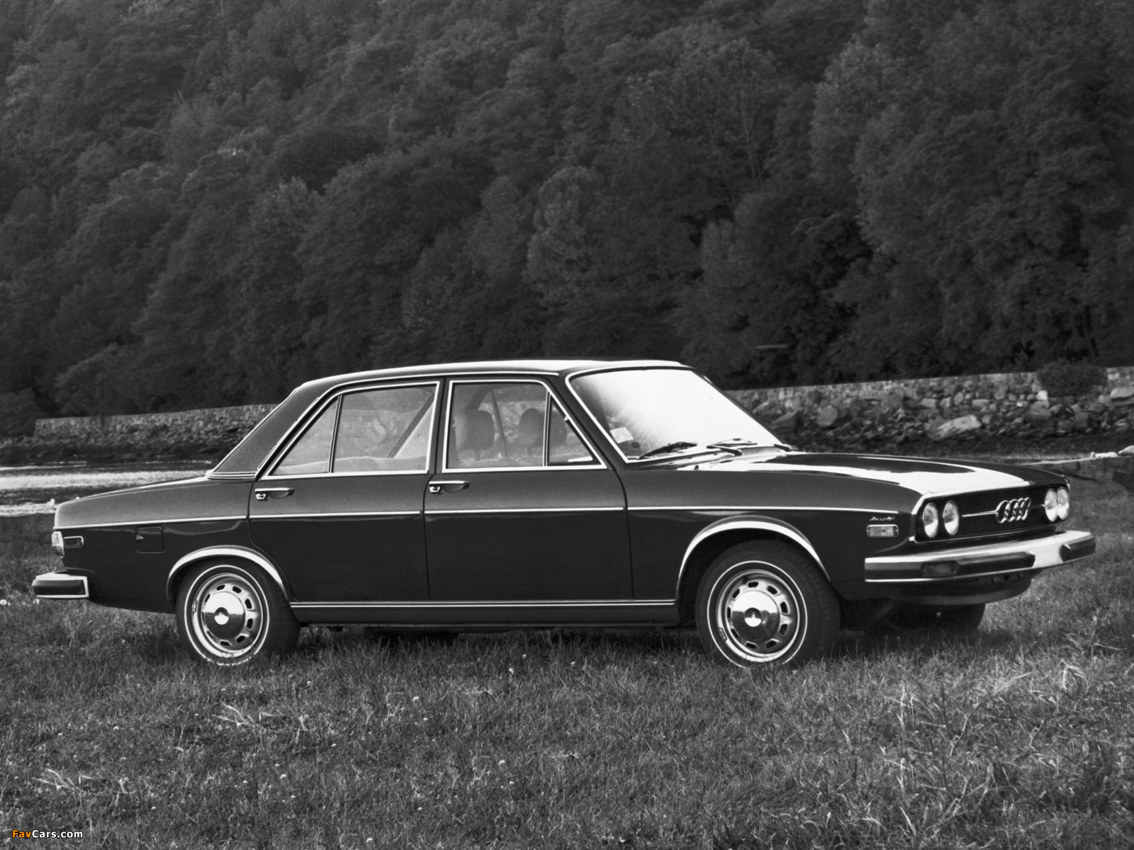 Photos of Audi 100 LS US-spec C1 (1973–1976) (1600 x 1200)