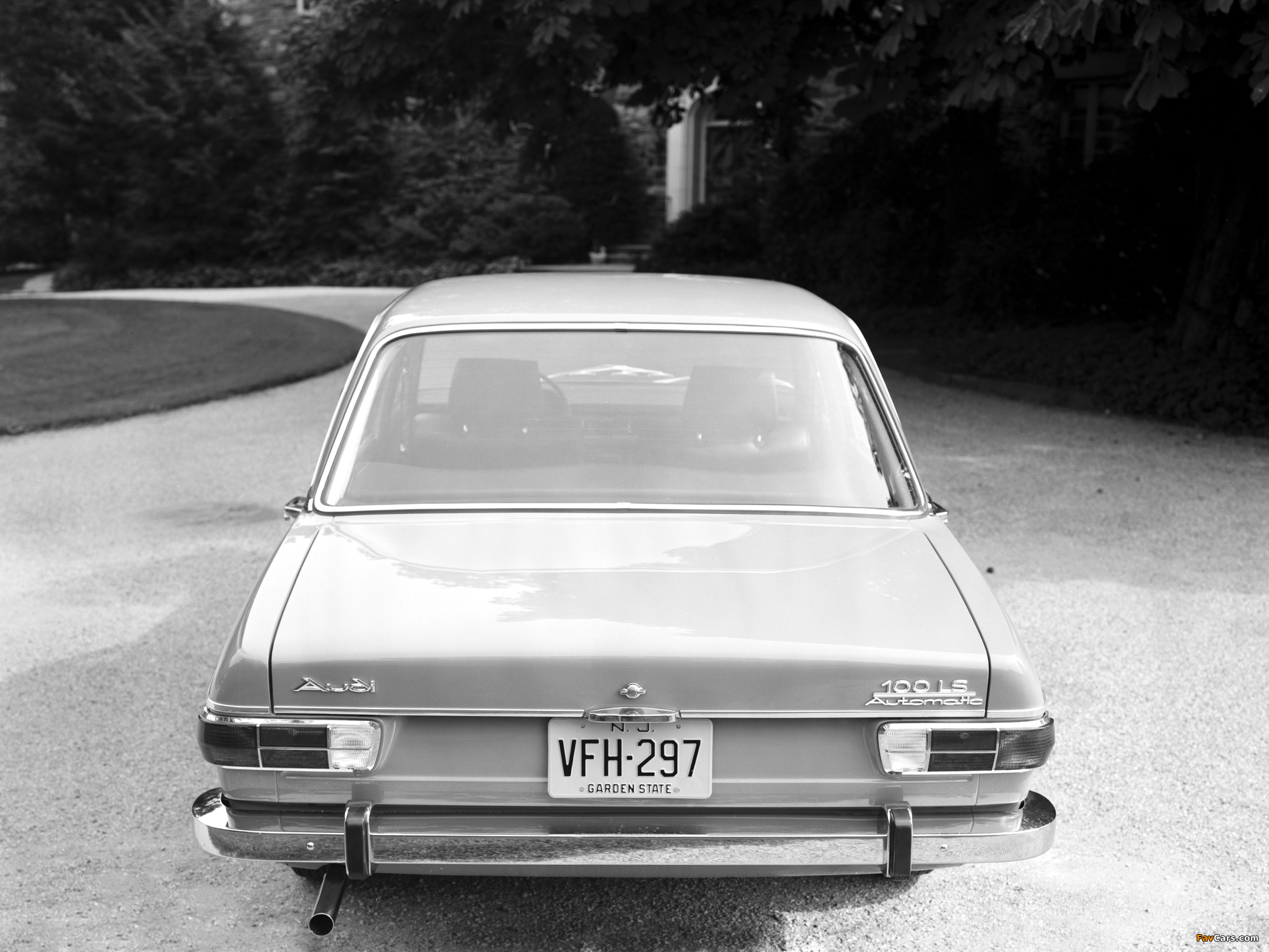 Pictures of Audi 100 LS US-spec C1 (1968–1973) (2048 x 1536)