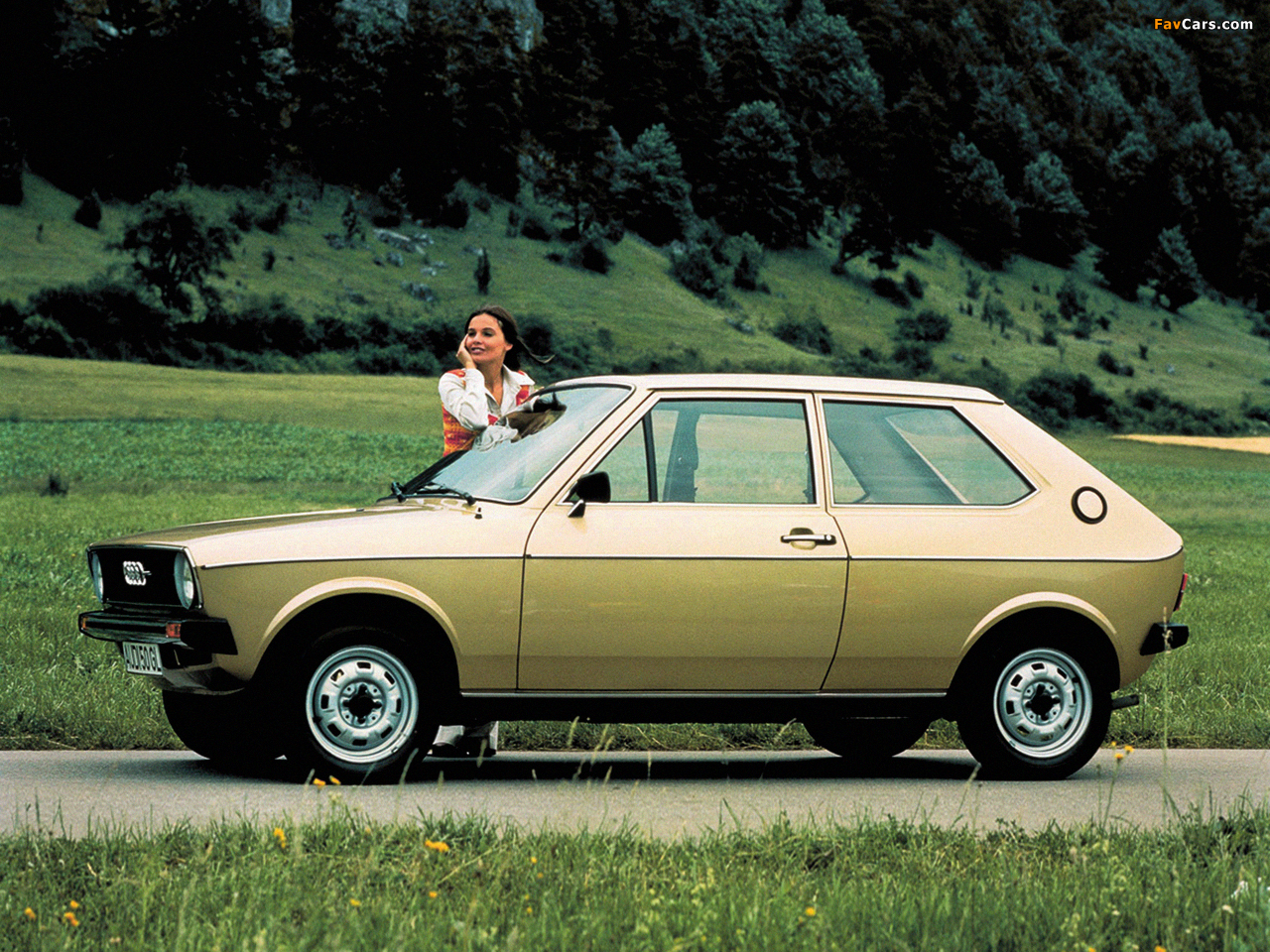 Photos of Audi 50 (1974–1978) (1280 x 960)
