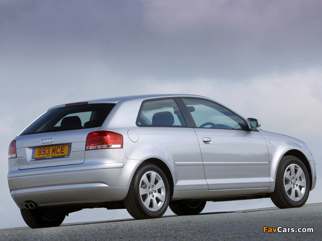 Audi A3 2.0 FSI UK-spec 8P (2003–2005) images (640 x 480)