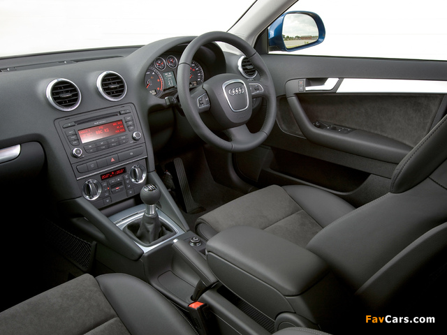 Audi A3 Sportback 2.0 TDI UK-spec 8PA (2008–2010) photos (640 x 480)