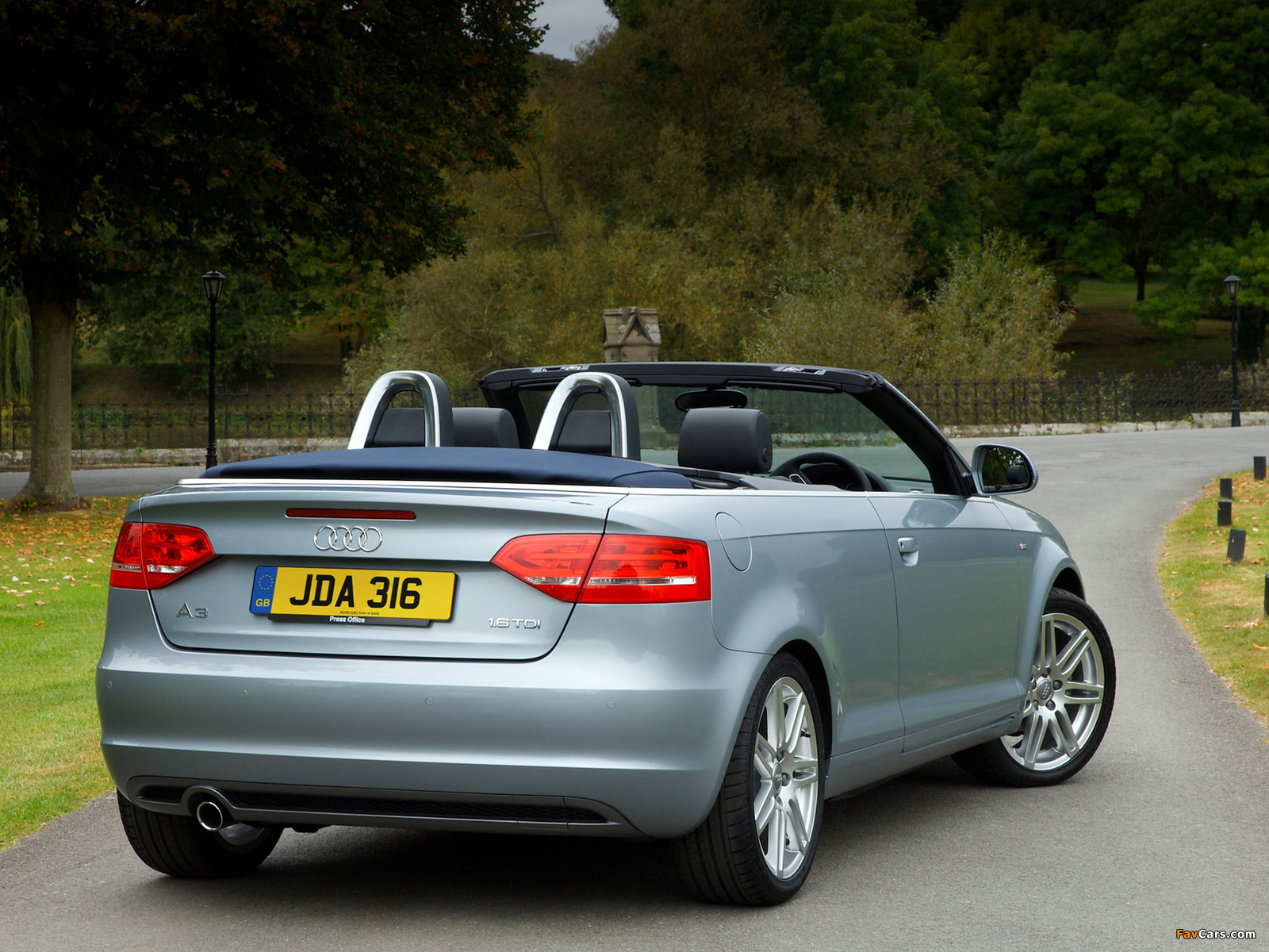 Audi A3 1.6 TDI S-Line Cabriolet UK-spec 8PA (2008–2010) photos (1600 x 1200)