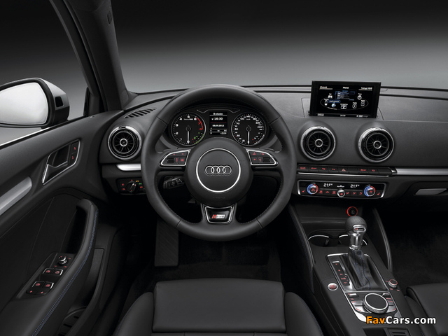 Audi A3 Sportback TCNG 8V (2012) photos (640 x 480)