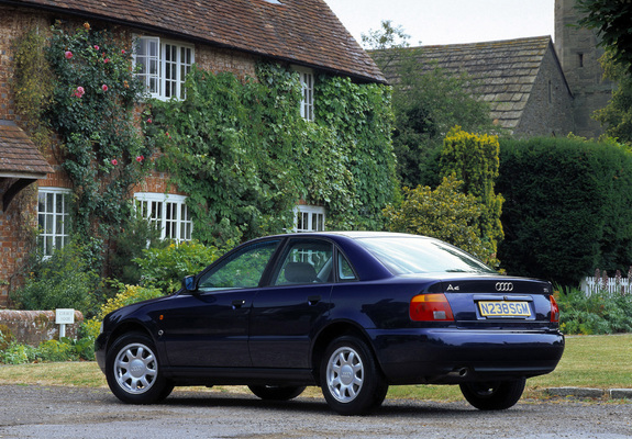 Audi A4 Sedan UK-spec B5,8D (1994–1997) photos