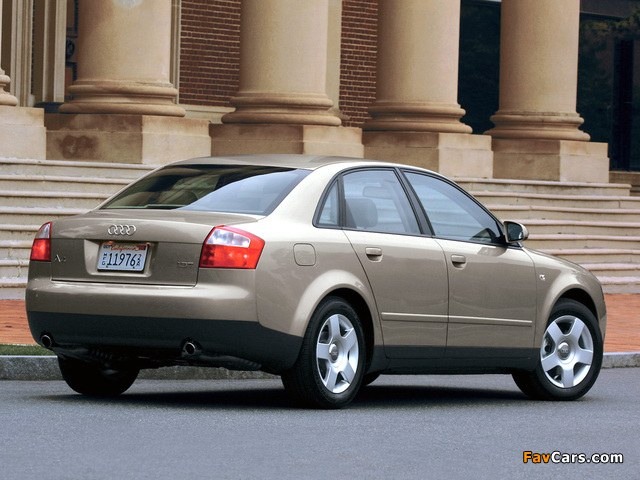 Audi A4 Sedan US-spec B6,8E (2000–2004) photos (640 x 480)
