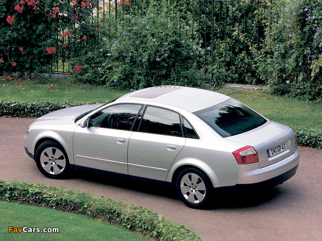 Audi A4 2.5 TDI quattro Sedan B6,8E (2000–2004) pictures (640 x 480)
