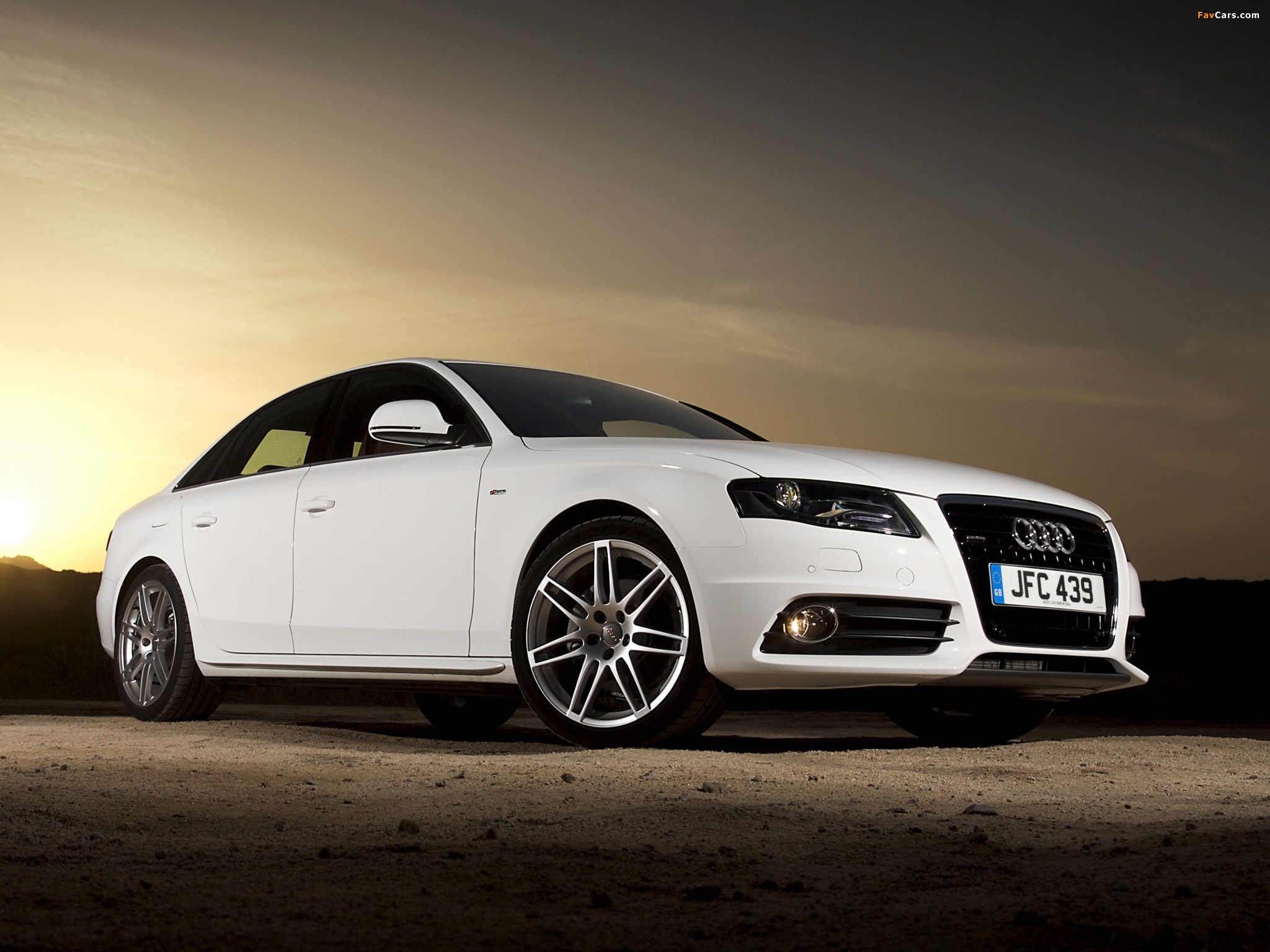 Audi A4 3.2 FSI quattro S-Line Sedan UK-spec B8,8K (2007–2011) photos (2048 x 1536)