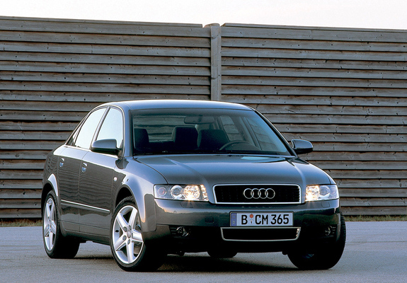 Images of Audi A4 3.0 Sedan B6,8E (2000–2004)
