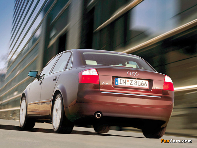 Images of Audi A4 2.0 FSI Sedan B6,8E (2000–2004) (640 x 480)