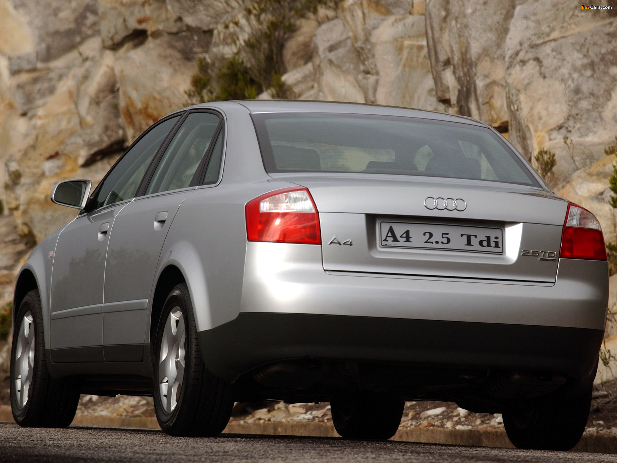 Images of Audi A4 2.5 TDI quattro Sedan ZA-spec B6,8E (2000–2004) (2048 x 1536)