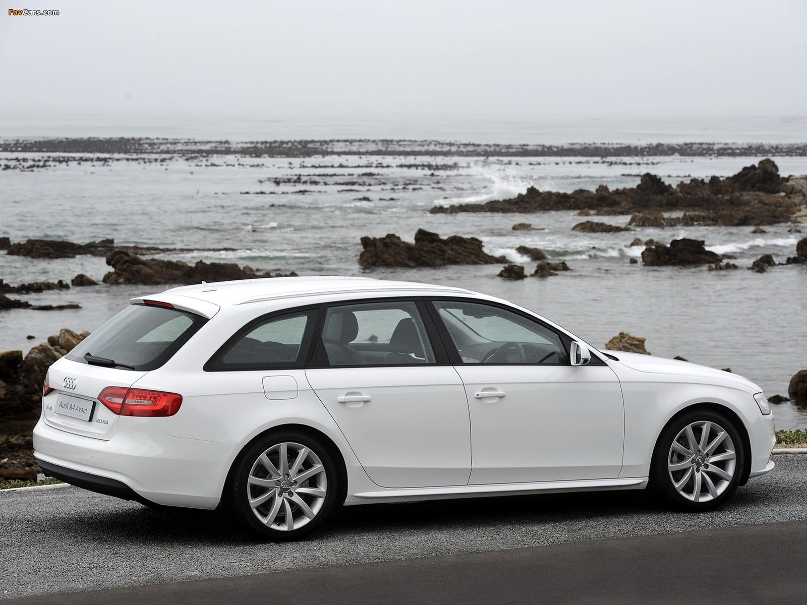 Images of Audi A4 2.0 TDI Avant ZA-spec (B8,8K) 2012 (1600 x 1200)