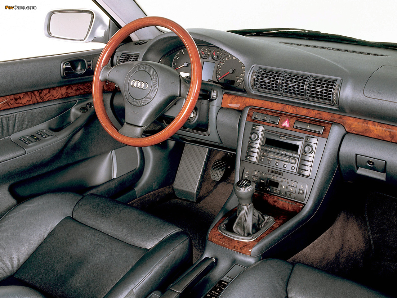 Photos of Audi A4 1.8 TDI Sedan B5,8D (1997–2000) (1280 x 960)