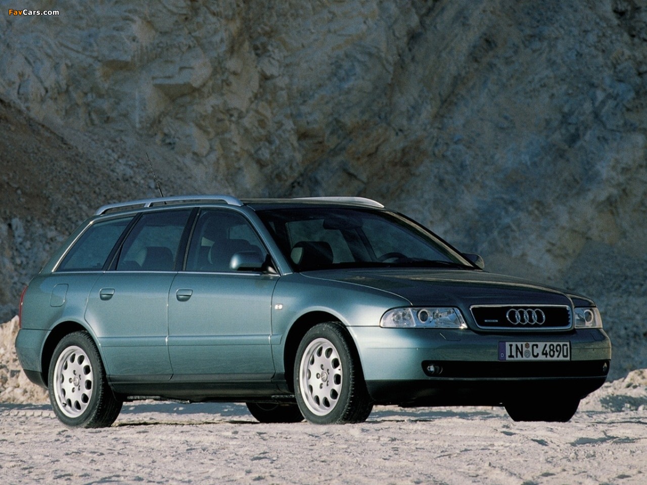 Photos of Audi A4 2.8 quattro Avant B5,8D (1997–2001) (1280 x 960)