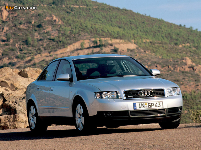 Photos of Audi A4 2.5 TDI quattro Sedan B6,8E (2000–2004) (640 x 480)