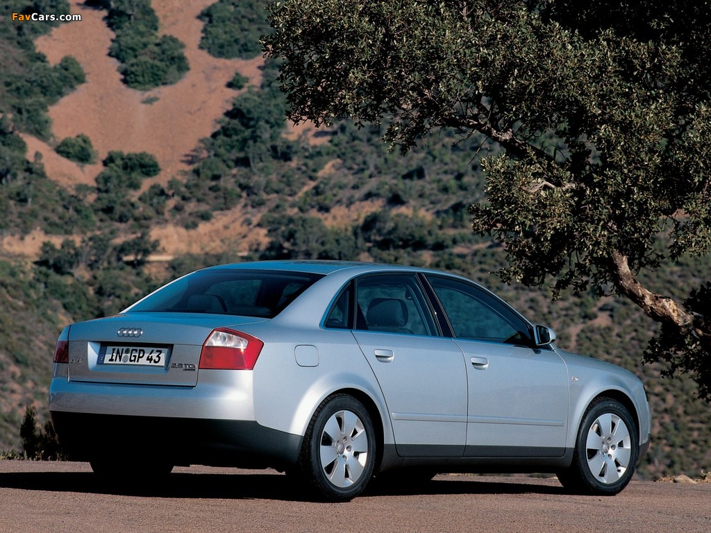 Photos of Audi A4 2.5 TDI quattro Sedan B6,8E (2000–2004) (1024 x 768)