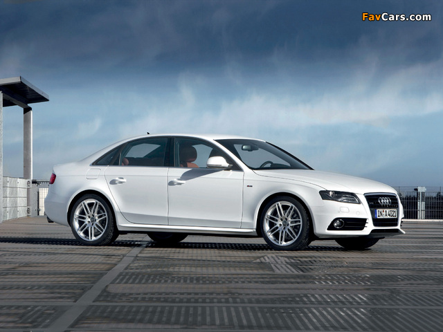 Photos of Audi A4 3.2 FSI quattro S-Line Sedan B8,8K (2007–2011) (640 x 480)