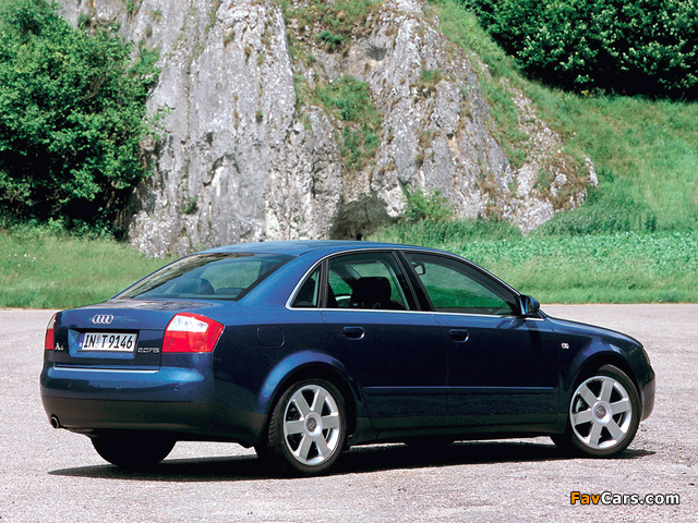 Pictures of Audi A4 2.0 FSI Sedan B6,8E (2000–2004) (640 x 480)